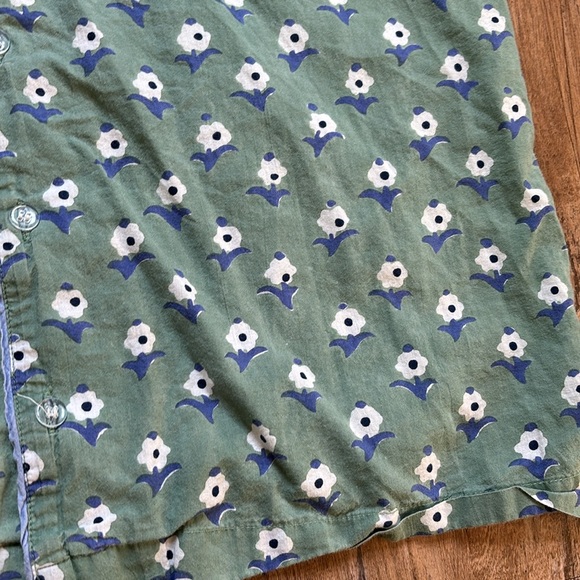 Ophelia & Indigo Green Floral Button Down Shortsleeved Lounge/ Pajama Top - Picture 4 of 4